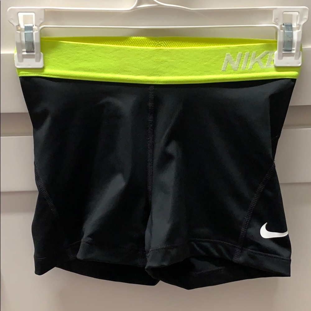 Nike Pro Shorts - Picture 1 of 3